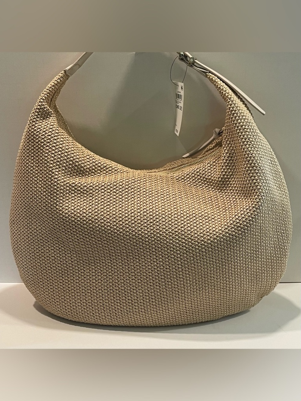 On 34th Joenii Extra-Large Straw Hobo Handbag - Picture 6 of 9